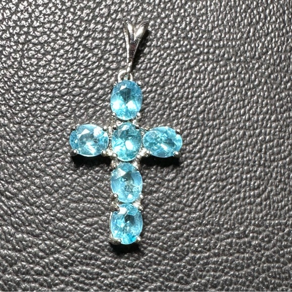 Natural Blue Apatite 925 Sterling Silver Cross Pendant New - Picture 5 of 6